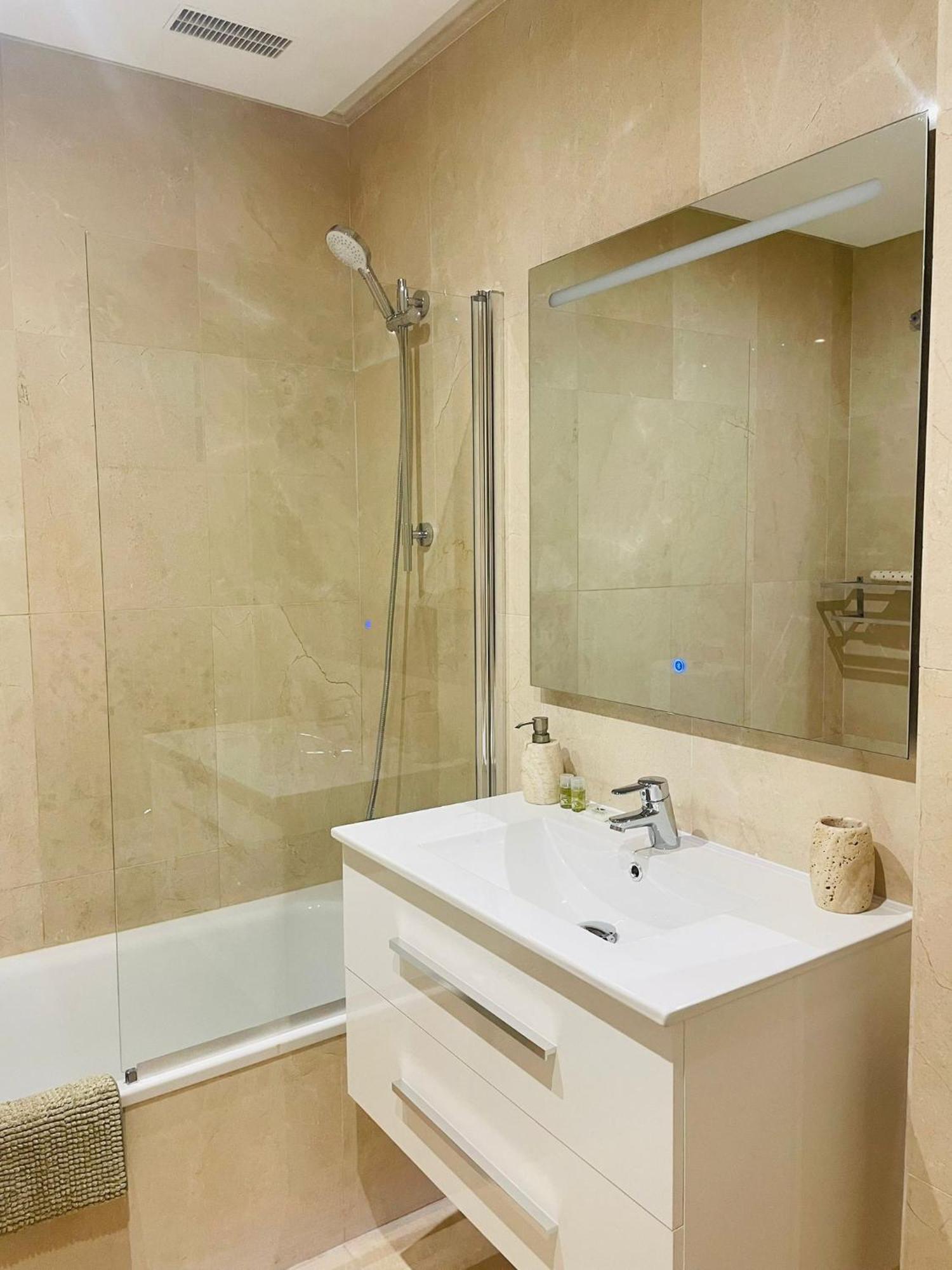 Apartment With Large Terrace In Terrazas Del Duque Адехе Екстериор снимка