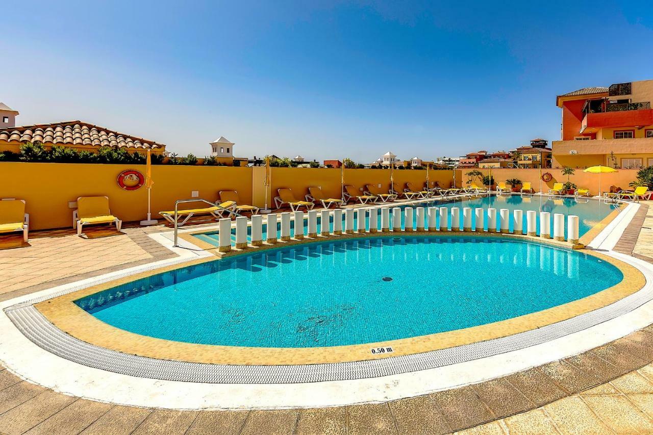 Apartment With Large Terrace In Terrazas Del Duque Адехе Екстериор снимка