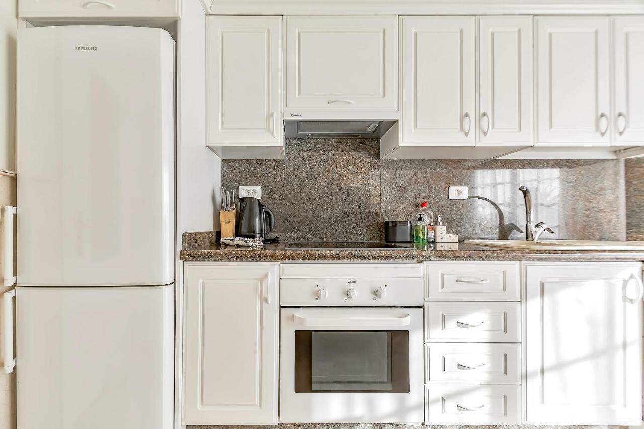 Apartment With Large Terrace In Terrazas Del Duque Адехе Екстериор снимка