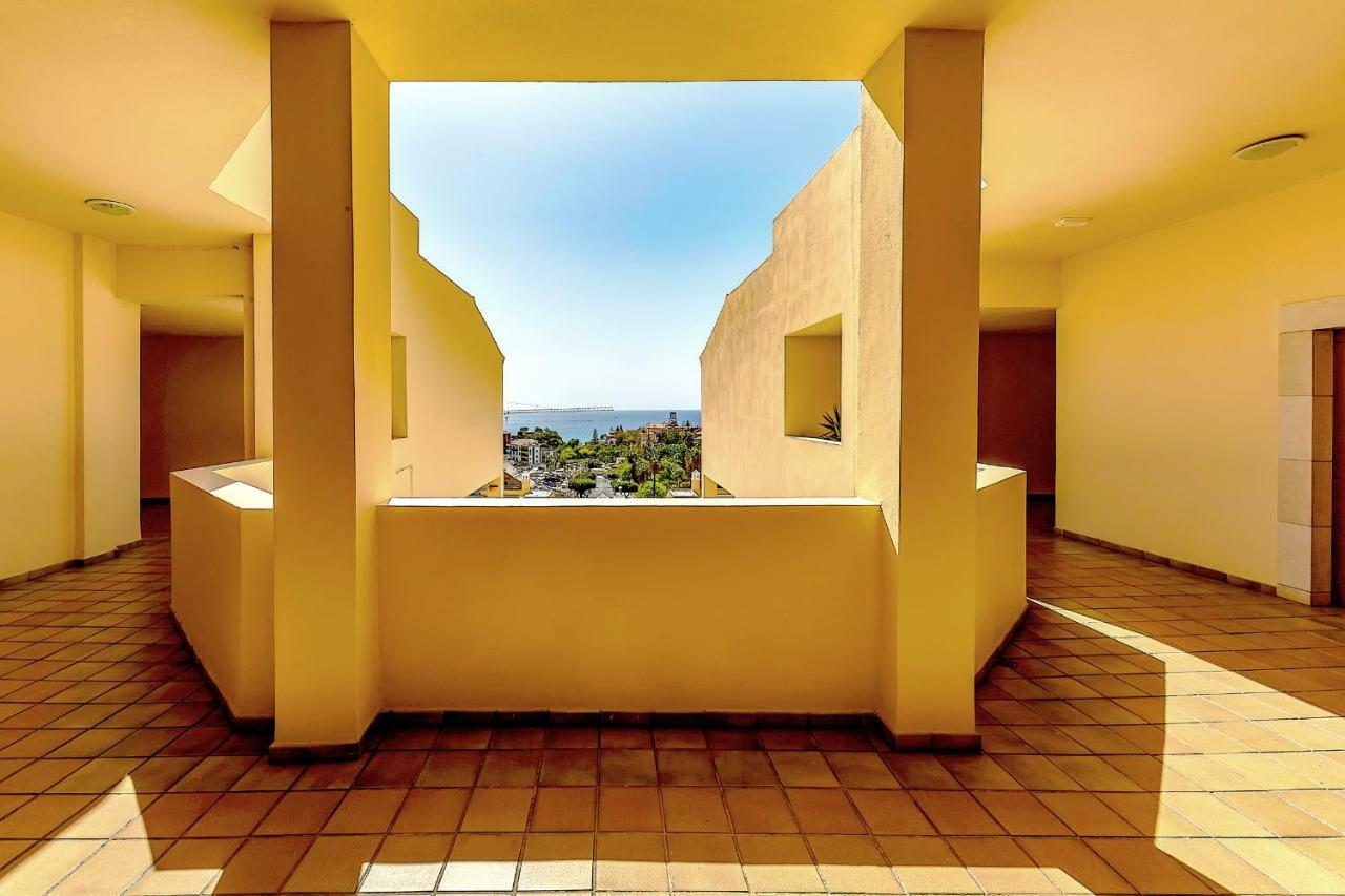 Apartment With Large Terrace In Terrazas Del Duque Адехе Екстериор снимка