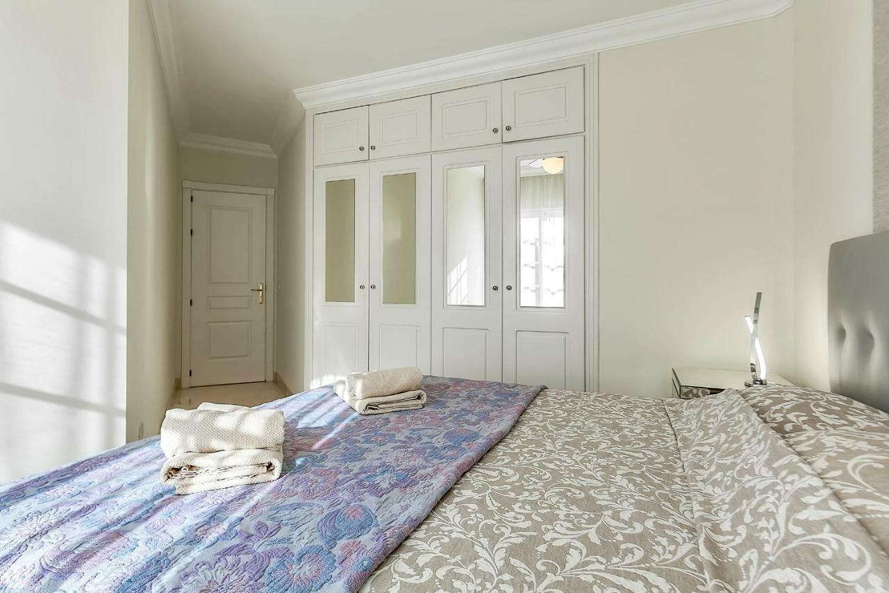 Apartment With Large Terrace In Terrazas Del Duque Адехе Екстериор снимка