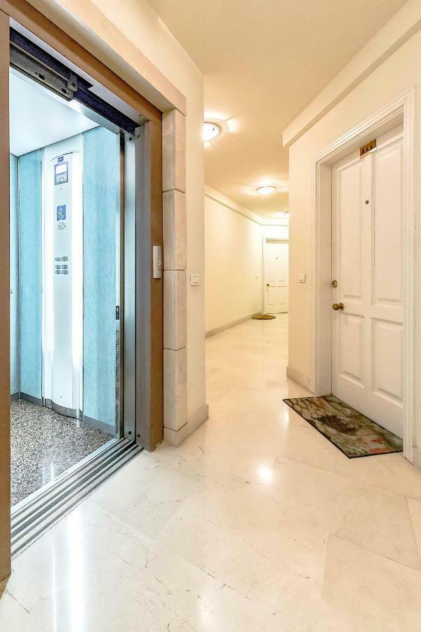 Apartment With Large Terrace In Terrazas Del Duque Адехе Екстериор снимка